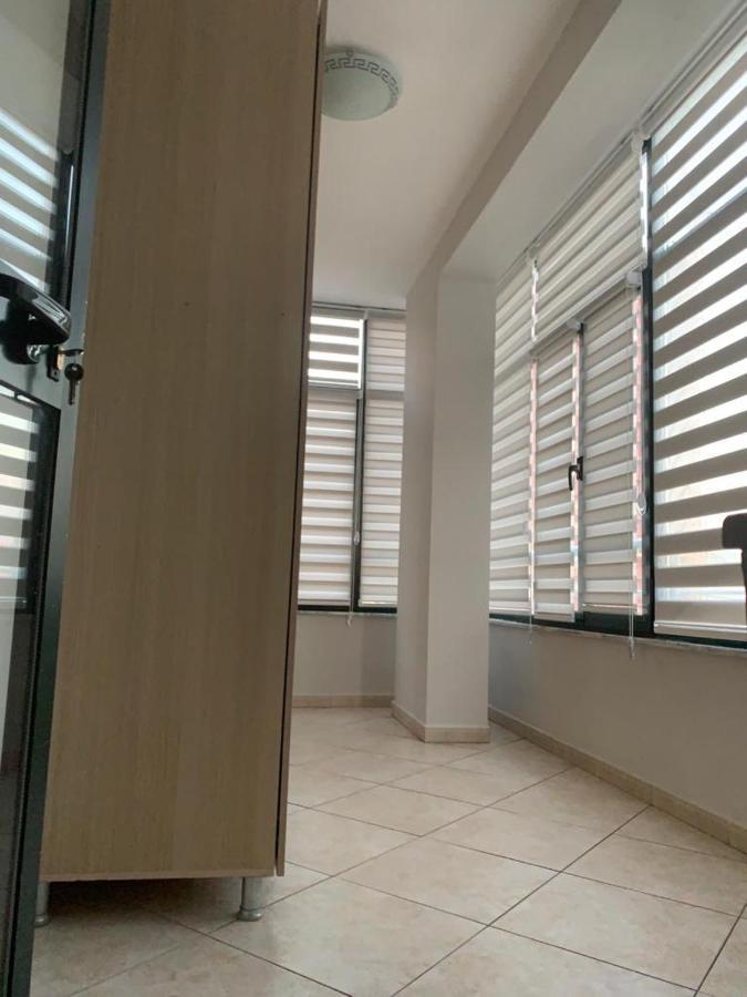 טיראנה Laureta Central Apartment מראה חיצוני תמונה