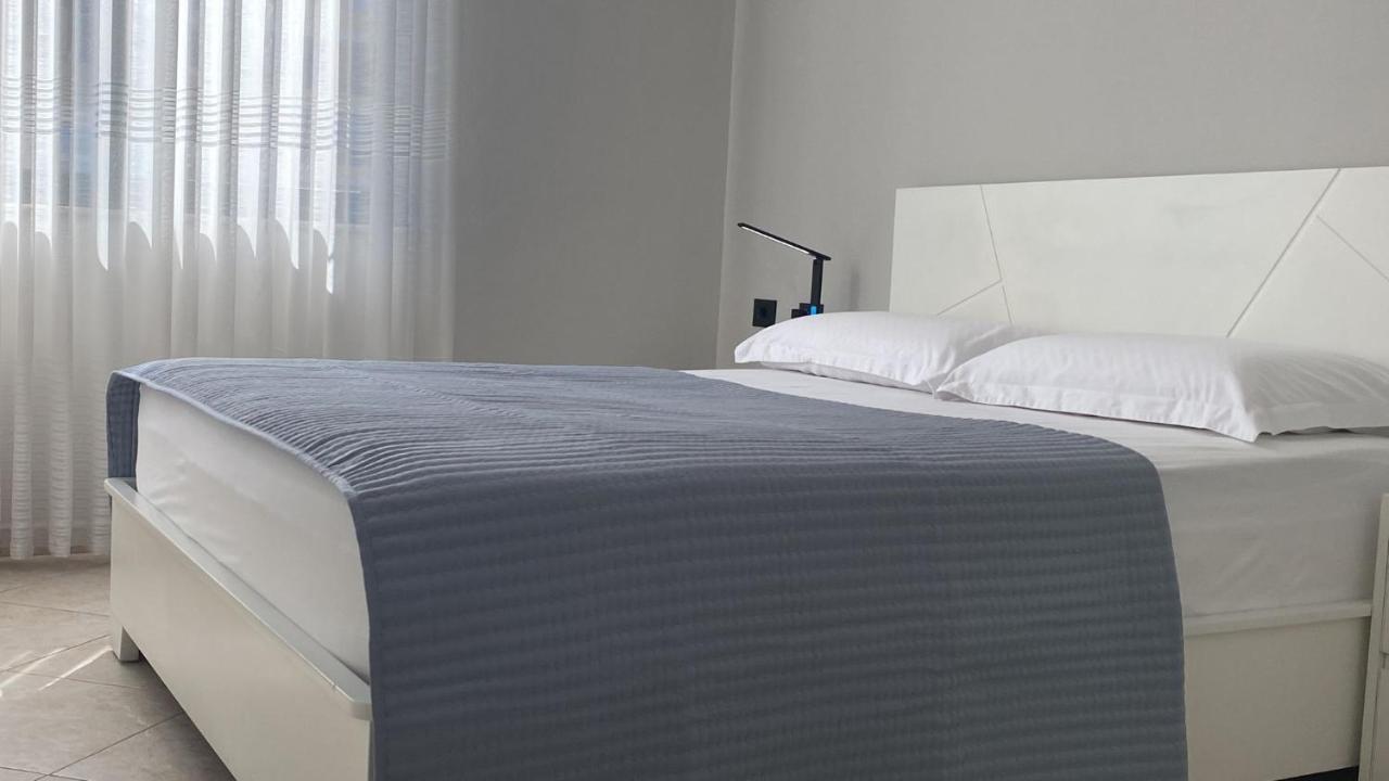 טיראנה Laureta Central Apartment מראה חיצוני תמונה